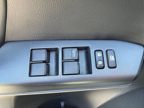 Used 2018 Toyota RAV4 XLE w/ Plus Extra Value Package AWD/4WD image 12