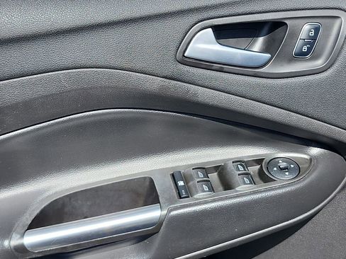 Used 2017 Ford Escape SE image 23