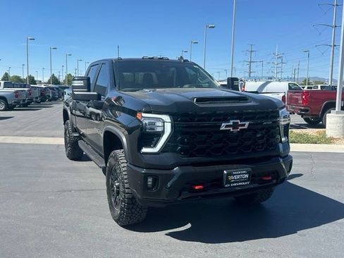 Certified 2024 Chevrolet Silverado 2500 ZR2 w/ Technology Package AWD/4WD image 10