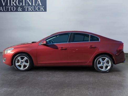 Used 2013 Volvo S60 T5 image 2