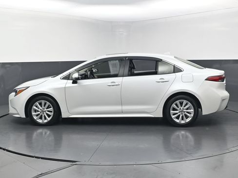 Used 2025 Toyota Corolla XLE FWD image 8