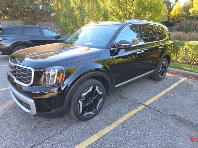 Used 2024 Kia Telluride S w/ S Sunroof Package AWD/4WD image 1