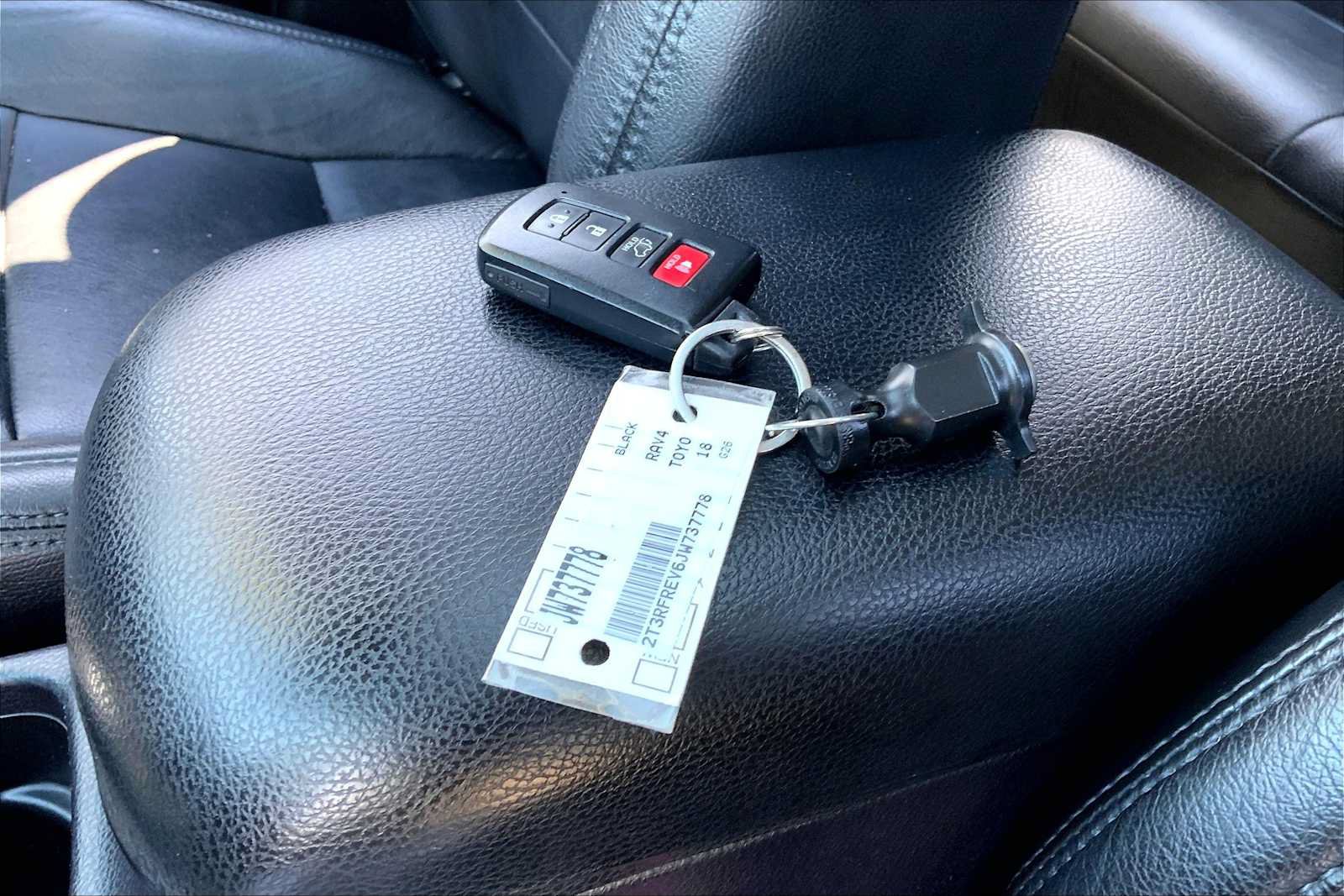Used 2018 Toyota RAV4 XLE AWD/4WD image 11