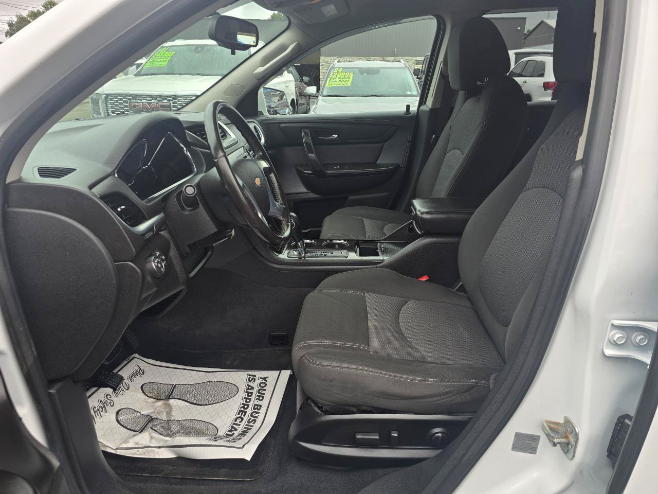 Used 2017 Chevrolet Traverse LT w/ Style and Technology Package AWD/4WD image 12