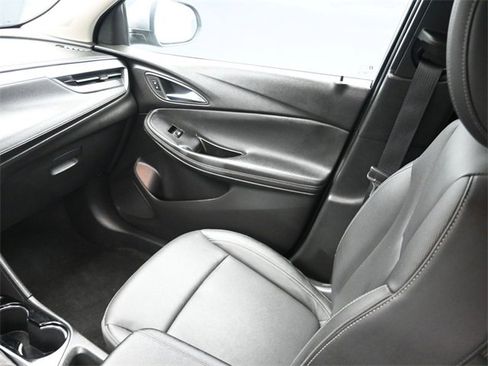 Used 2024 Buick Encore GX Sport Touring image 11
