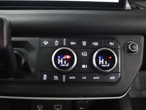 Used 2022 Land Rover Defender 110 X-Dynamic HSE image 32