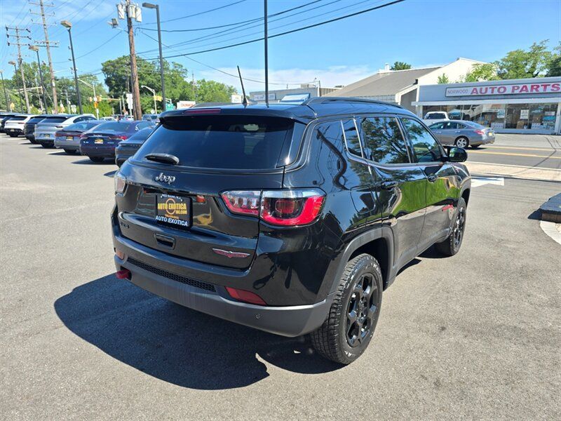 Used 2023 Jeep Compass Trailhawk AWD/4WD image 3