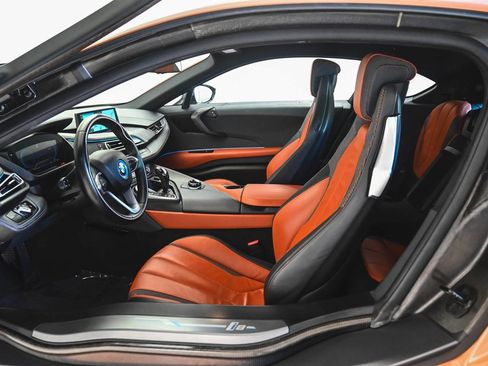 Used 2019 BMW i8 Coupe image 25