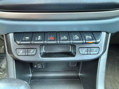Certified 2022 Chevrolet Colorado Z71 w/ Trail Boss Package AWD/4WD image 27