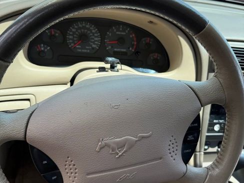 Used 2004 Ford Mustang GT RWD image 9