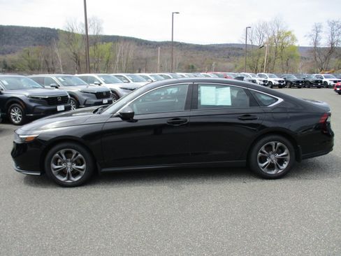 Certified 2023 Honda Accord EX image 8