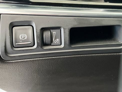 Used 2021 Cadillac XT6 Premium Luxury image 10