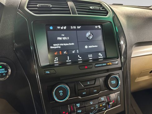 Used 2016 Ford Explorer XLT w/ Equipment Group 202A image 29