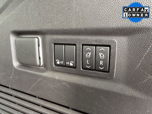 Used 2022 Chevrolet Tahoe LT w/ LT Signature Package AWD/4WD image 19