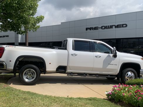 Used 2021 Chevrolet Silverado 3500 LTZ w/ LTZ Plus Package AWD/4WD image 11