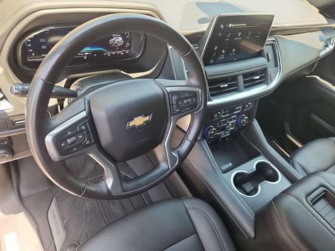 Used 2023 Chevrolet Suburban LT w/ LT Signature Plus Package RWD image 10