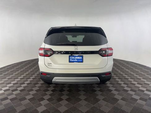 Certified 2025 Honda Pilot EX-L image 9