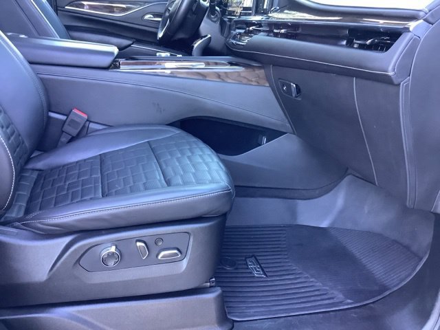 Used 2024 Cadillac Escalade Sport Platinum w/ LPO, ONYX Package AWD/4WD image 30