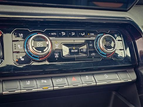 Certified 2024 GMC Sierra 2500 AT4 w/ AT4 Preferred Package image 28