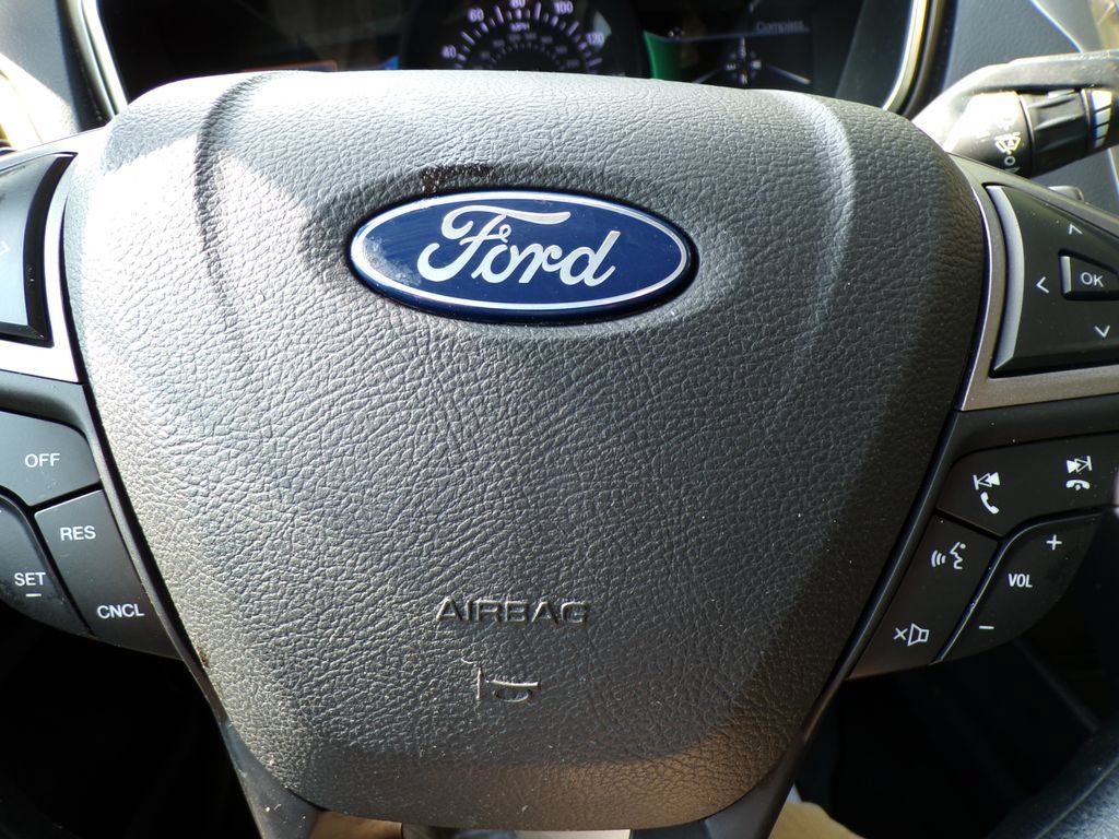 Used 2019 Ford Fusion SE FWD image 31