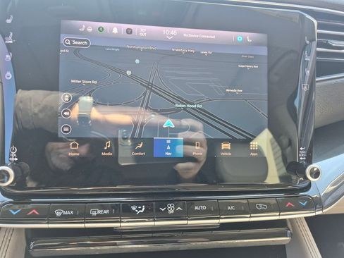 Used 2023 Jeep Wagoneer 2WD w/ Premium Group I image 23