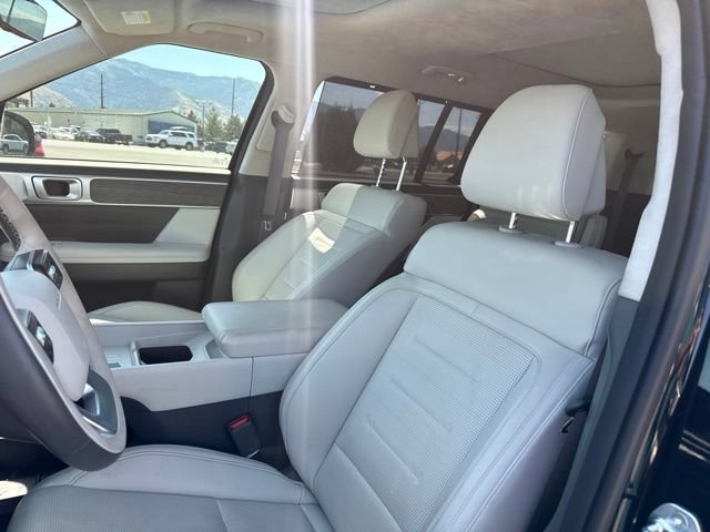 Used 2025 Hyundai Santa Fe Calligraphy AWD/4WD image 11