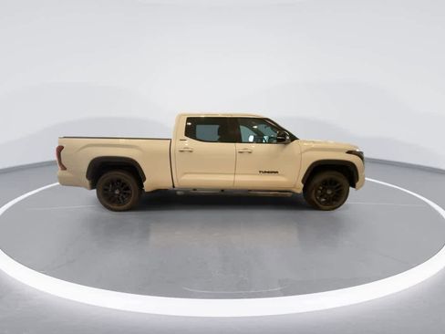 Used 2025 Toyota Tundra Limited AWD/4WD image 9