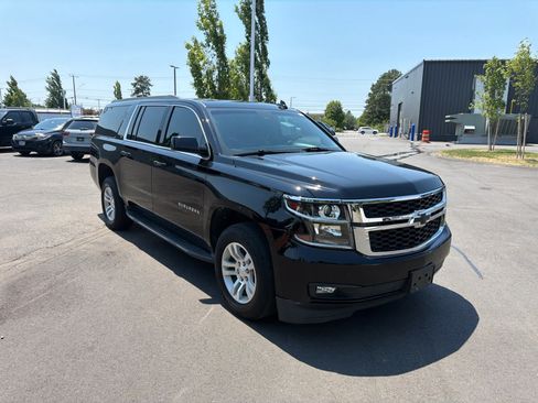 Used 2019 Chevrolet Suburban LT AWD/4WD image 3