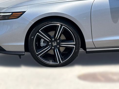 Used 2025 Honda Accord Sport image 12