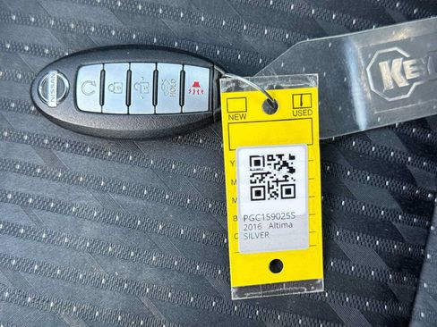Used 2016 Nissan Altima 2.5 SV FWD image 32