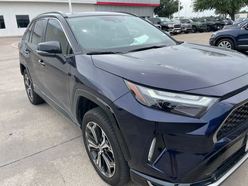 Used 2025 Toyota RAV4 XSE AWD/4WD image 3