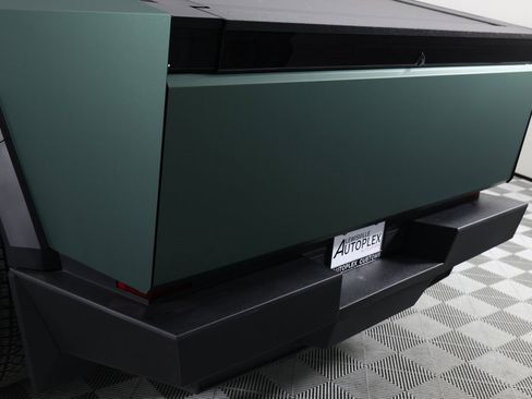 Used 2025 Tesla Cybertruck AWD Crew Cab image 57