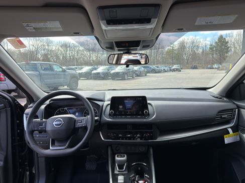New 2026 Nissan Rogue SV AWD/4WD image 28