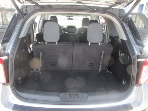 Used 2024 Ford Explorer XLT w/ Equipment Group 202A AWD/4WD image 23