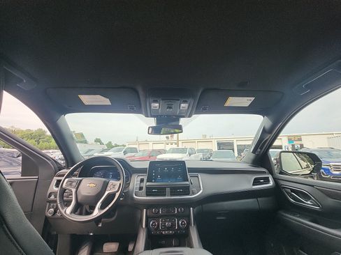 Used 2024 Chevrolet Suburban LT AWD/4WD image 20