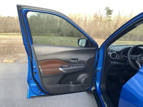 Used 2021 Nissan Kicks SR w/ Exterior Package image 22