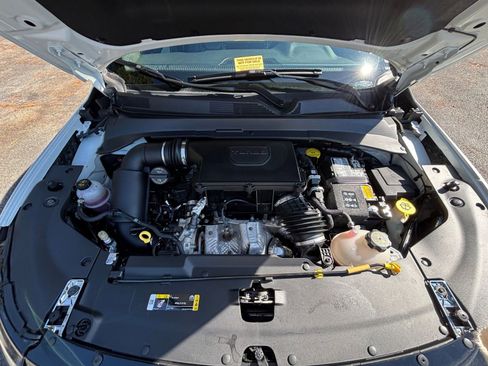 Used 2025 Jeep Compass Limited image 32