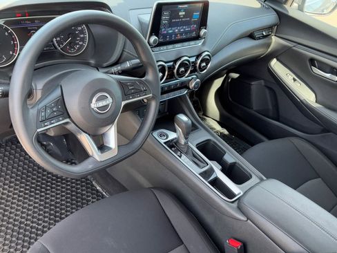 Used 2025 Nissan Sentra SV image 16