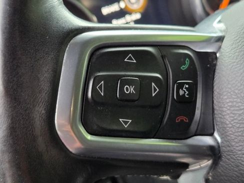 Used 2018 Jeep Wrangler Unlimited Sahara AWD/4WD image 11