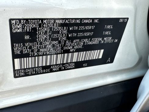 Used 2019 Toyota RAV4 LE w/ Carpet Mat Package FWD image 31