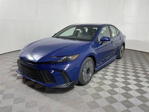 New 2026 Toyota Camry SE FWD image 3