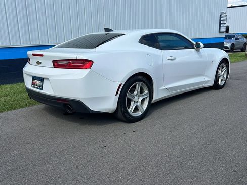 Used 2018 Chevrolet Camaro LT RWD image 5