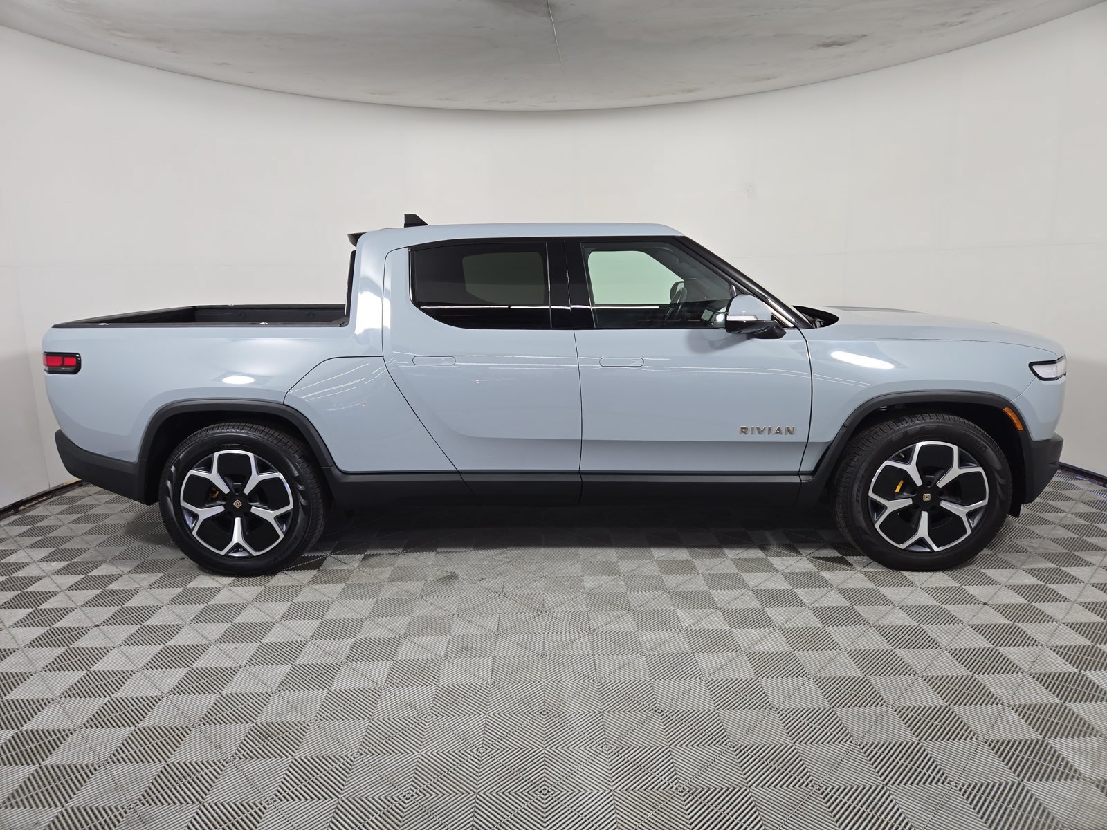 Used 2023 Rivian R1T Adventure Quad AWD/4WD image 6