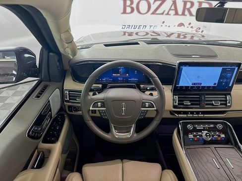 Certified 2024 Lincoln Navigator L Reserve image 27