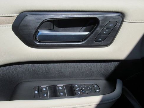 New 2026 Nissan Armada Platinum image 15