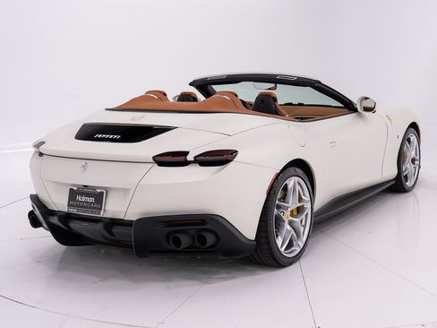 Used 2025 Ferrari Roma Spider RWD image 5