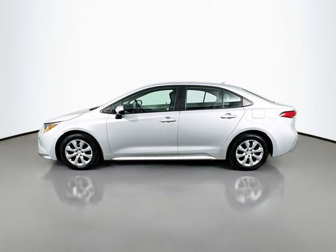Used 2021 Toyota Corolla LE image 2