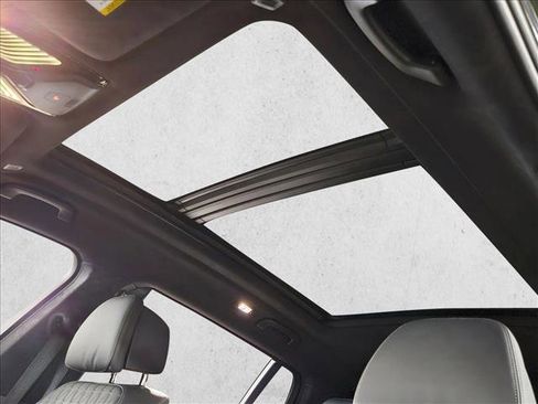 Certified 2024 BMW X7 M60i w/ Executive Package image 15