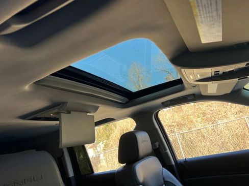 Used 2020 GMC Yukon XL Denali w/ Denali Premium Package image 38