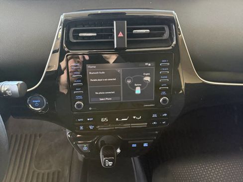 Used 2021 Toyota Prius LE image 26